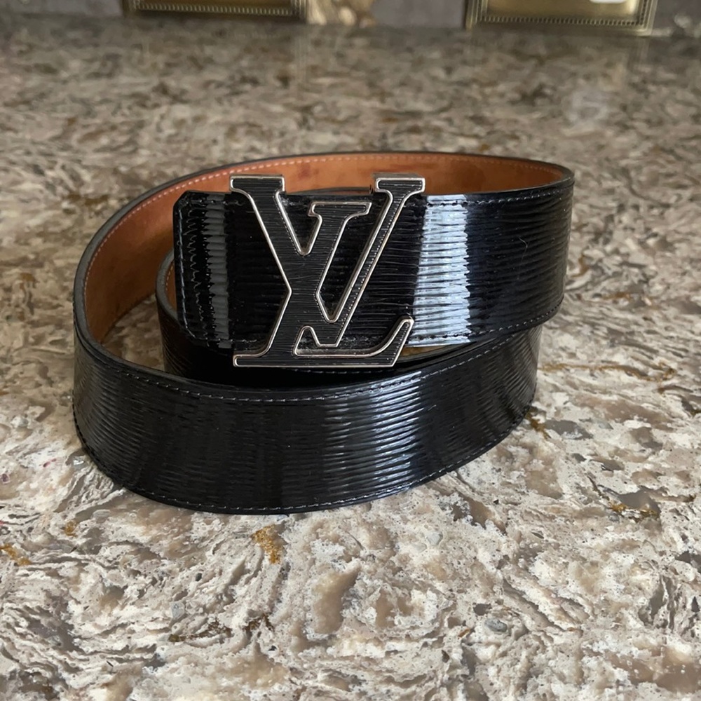 Louis Vuitton LV logo belt